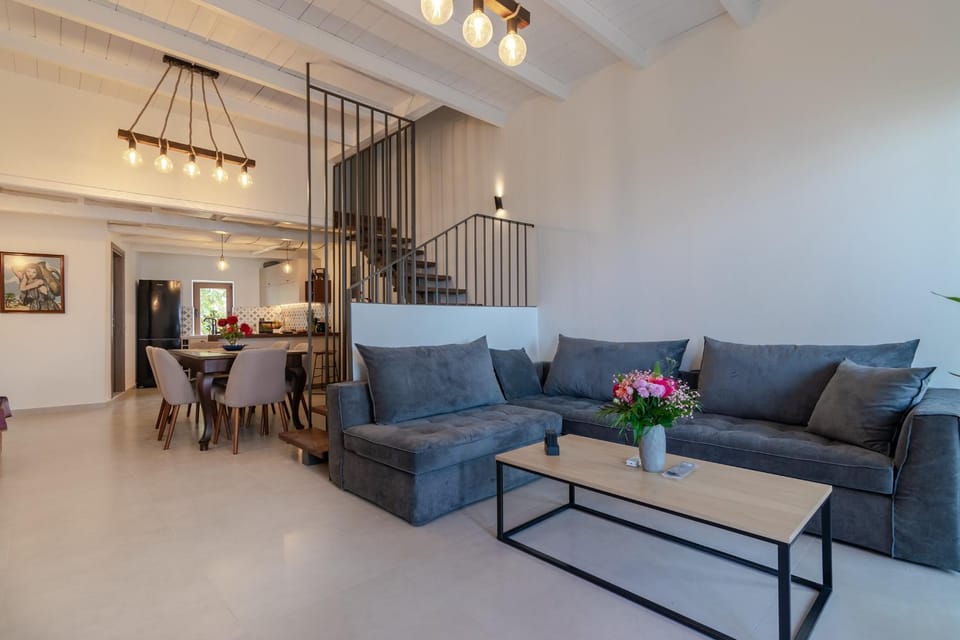 Communal lounge/ TV room, Living room, Seating area, Dining area