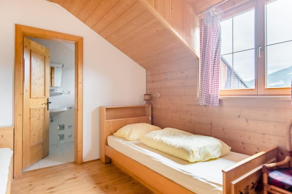 Room Erika, Obertörgglerhof Apartment in Brixen