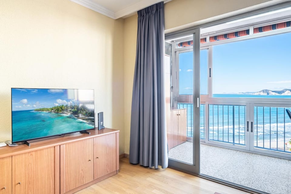Natural landscape, TV and multimedia, View (from property/room), Balcony/Terrace, Sea view