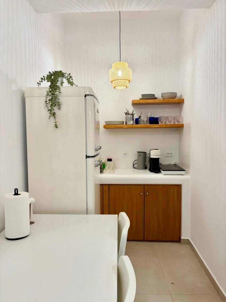 Coffee/tea facilities, Kitchen or kitchenette, Dining area