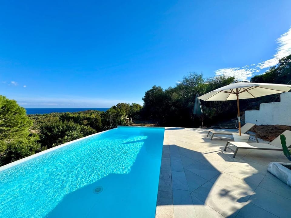 Natural landscape, View (from property/room), Balcony/Terrace, Sea view, Swimming pool, Swimming pool