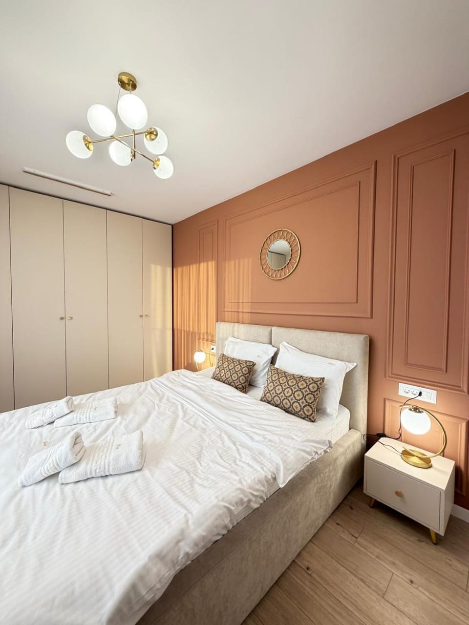 Bedroom, towels