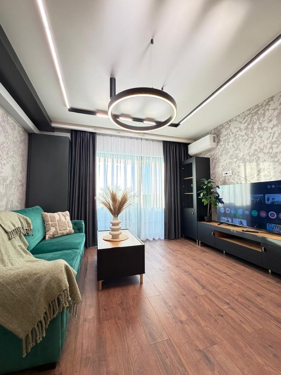 TV and multimedia, Living room, Decorative detail, air conditioner