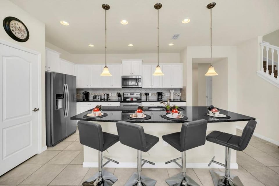 Lake View Serene & Peaceful Pool Home! townhouse House in Four Corners
