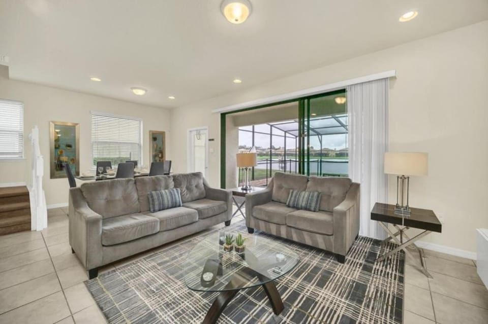 Lake View Serene & Peaceful Pool Home! townhouse House in Four Corners