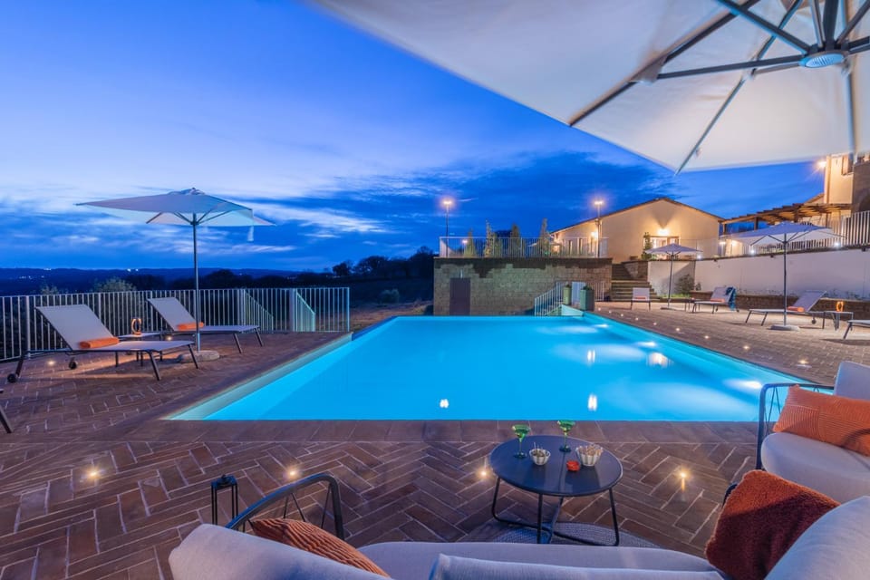 Pool view, Swimming pool, sunbed