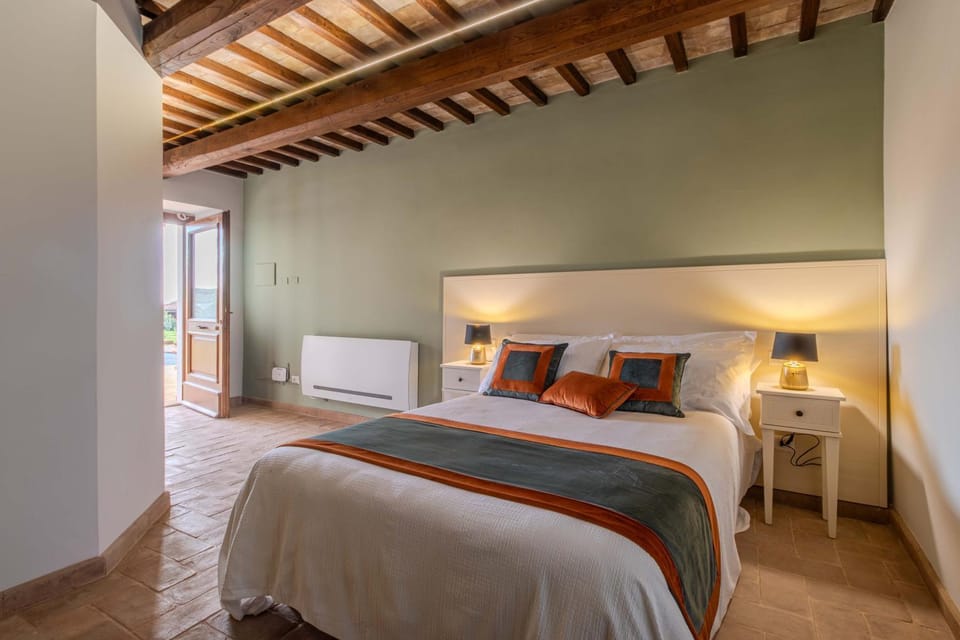 Bed, Photo of the whole room, Bedroom, air conditioner
