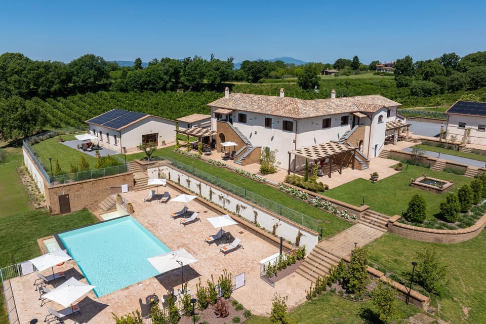 Property building, Bird's eye view, Garden, Garden view, Pool view, Swimming pool, sunbed
