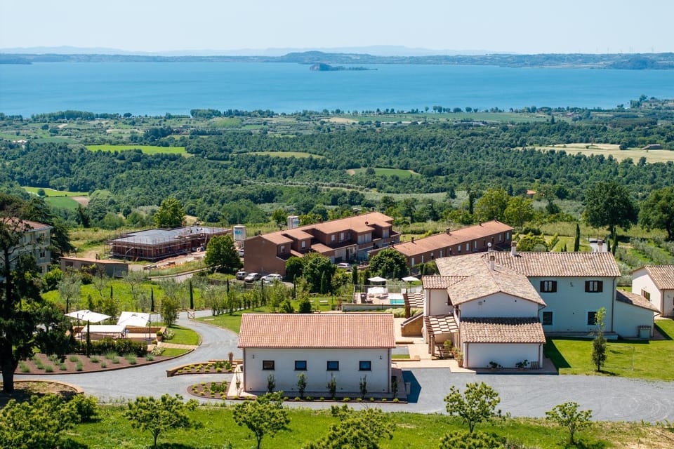 Bird's eye view, Lake view