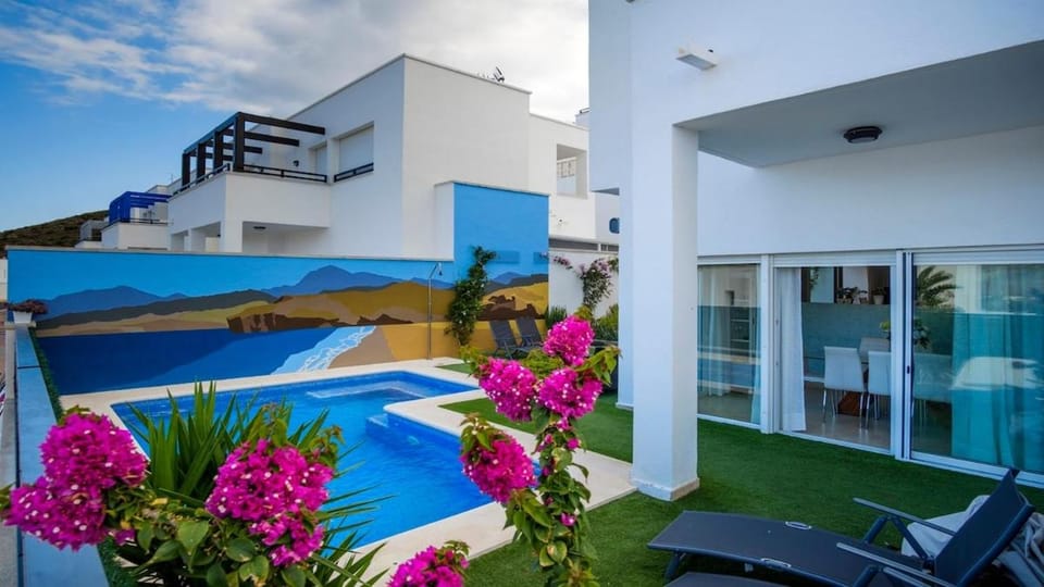 Garden, Swimming pool