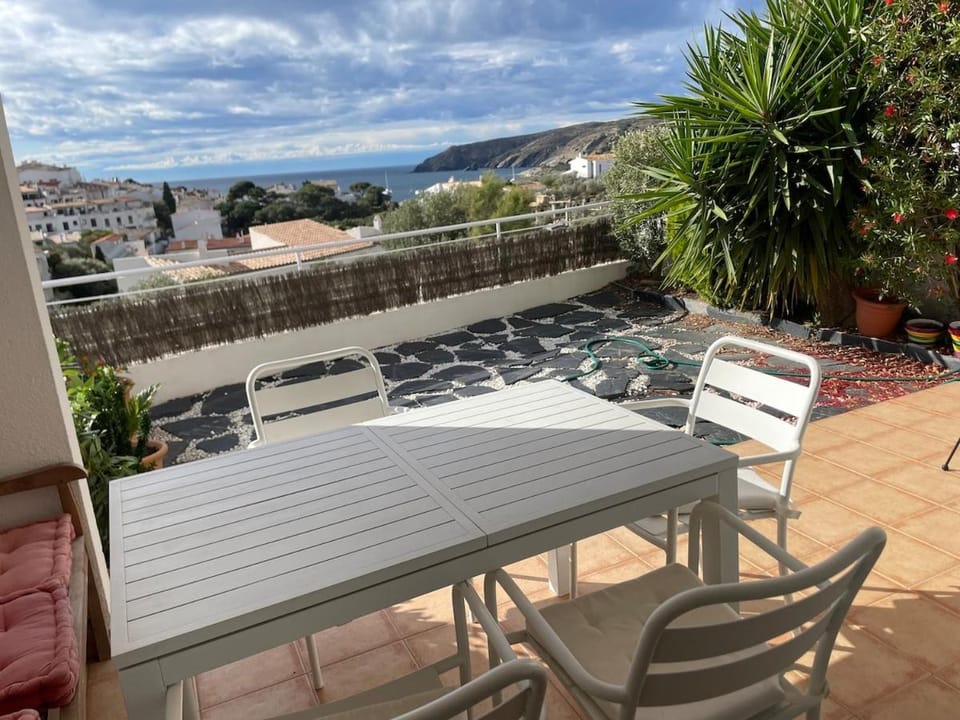 Vivienda con terraza y plaza de parking Apartment in Cadaqués