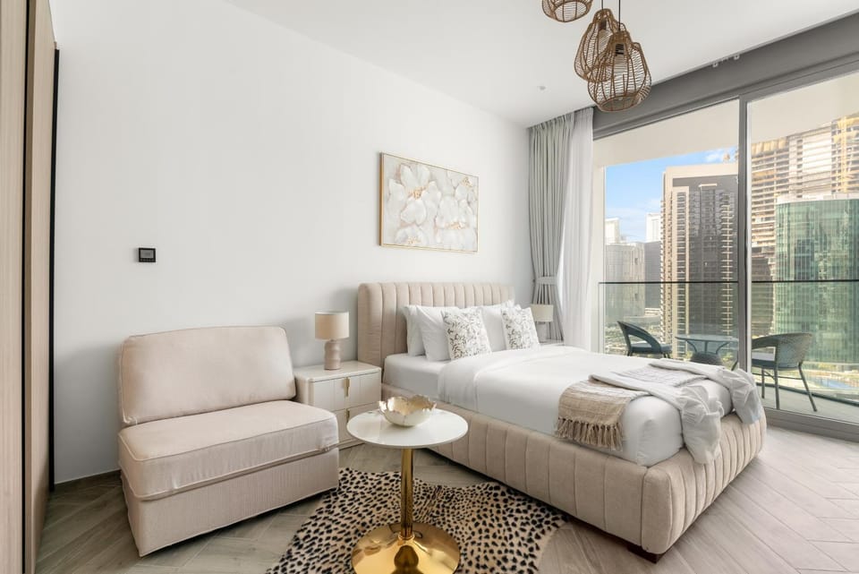 Bed, Living room, Photo of the whole room, Seating area, Bedroom
