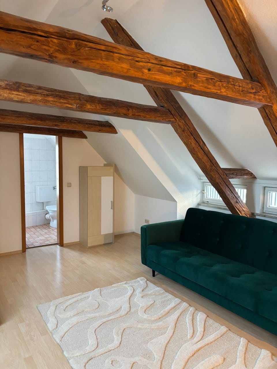 Bed, Photo of the whole room, Seating area, Bedroom