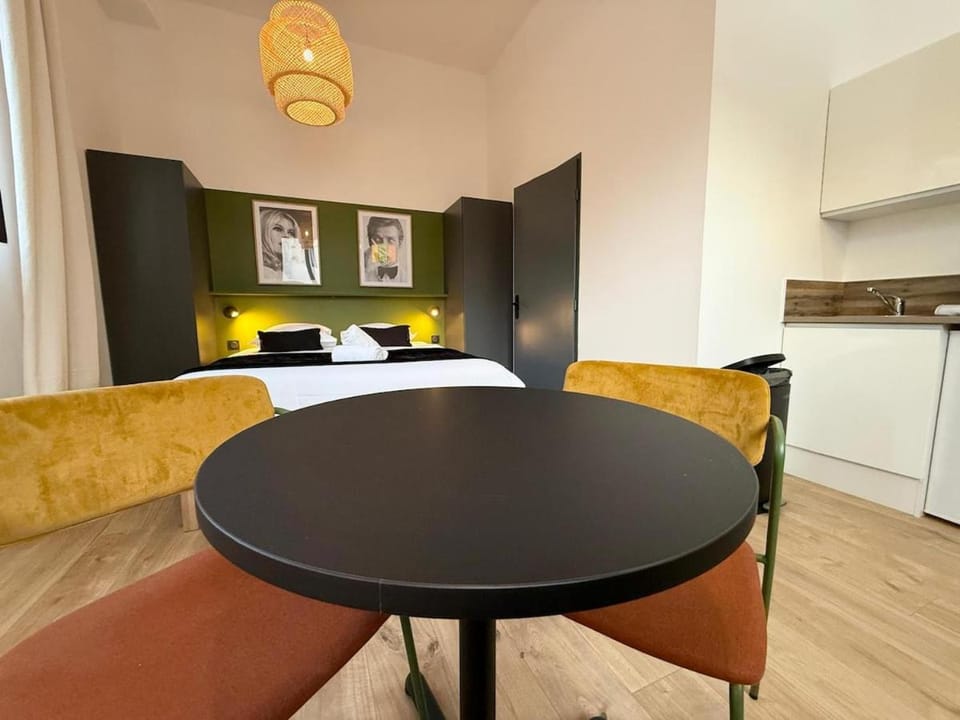 Miribel 1 Studio Jean Macé Apartment in Lyon