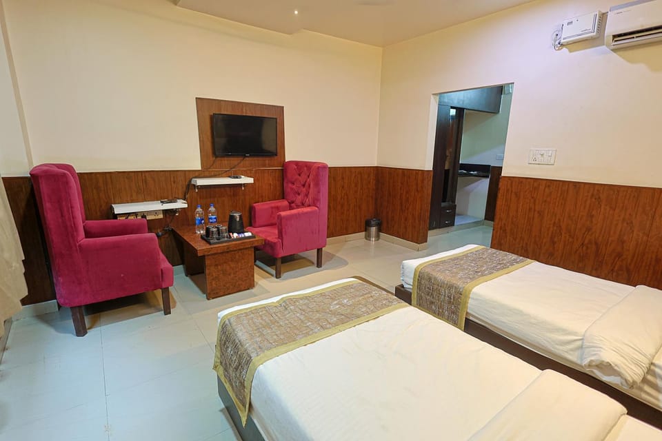 Hotel Leaf Inn Hotel in Lucknow