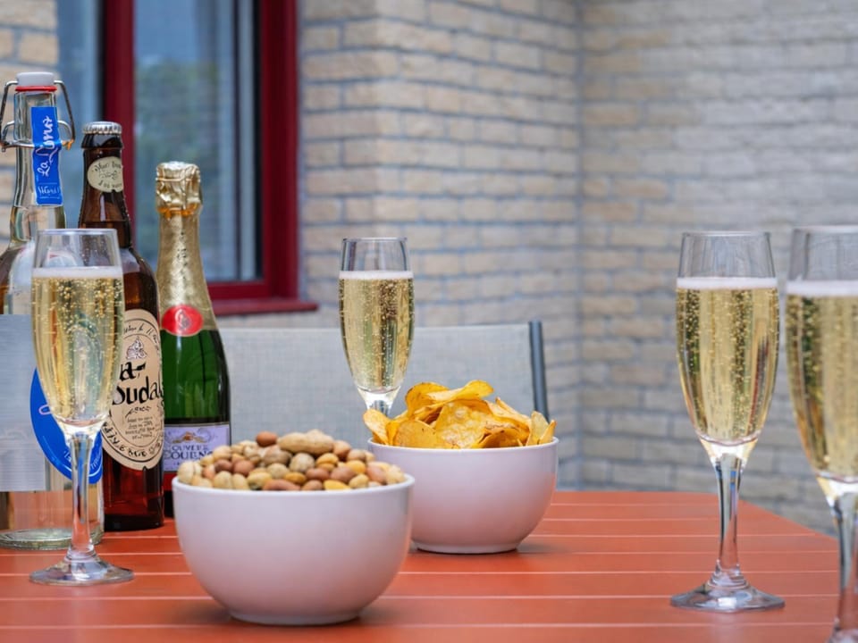 Patio, BBQ facilities, Drinks