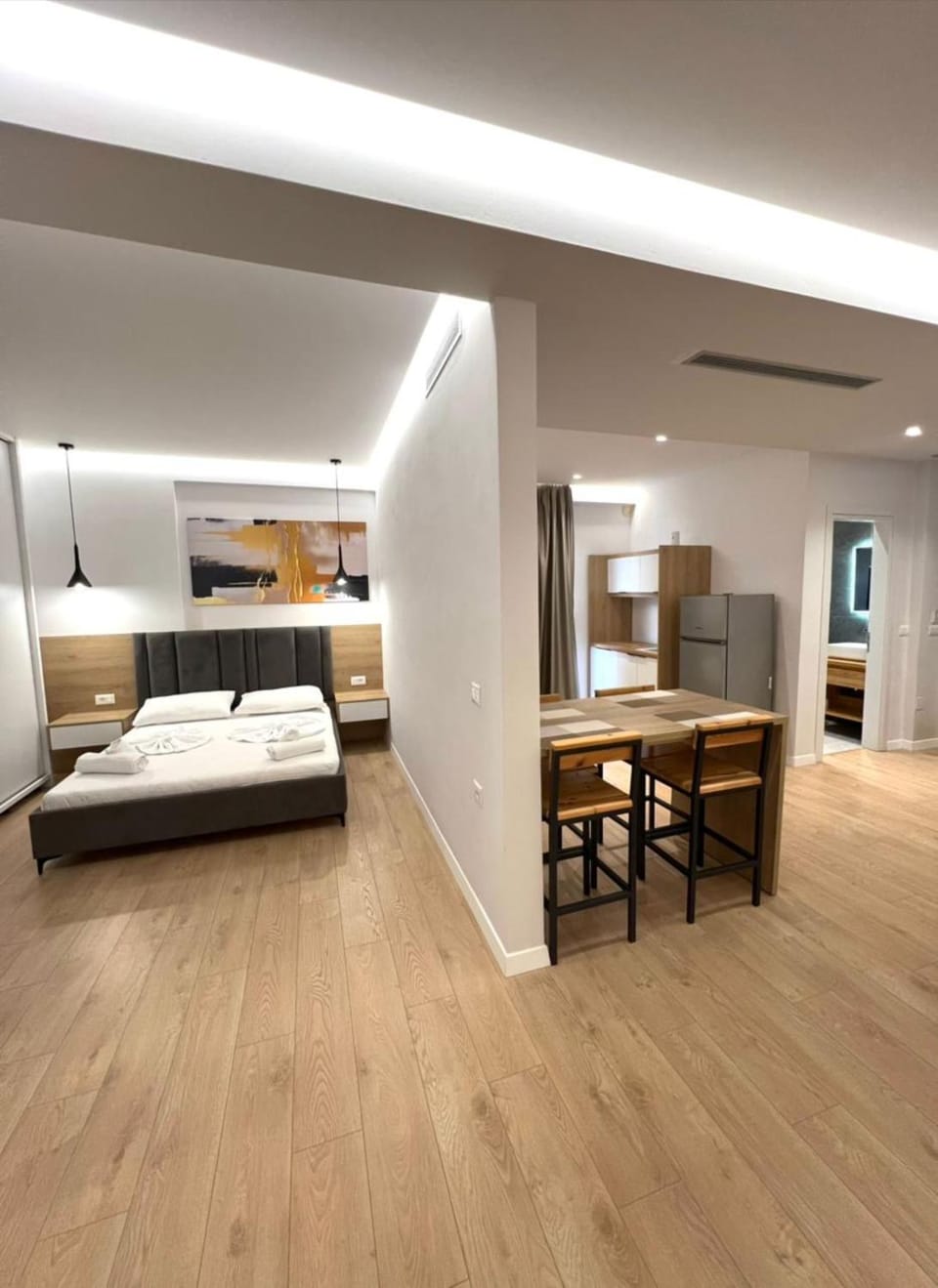 Bed, Seating area, Dining area, Bedroom, wardrobe