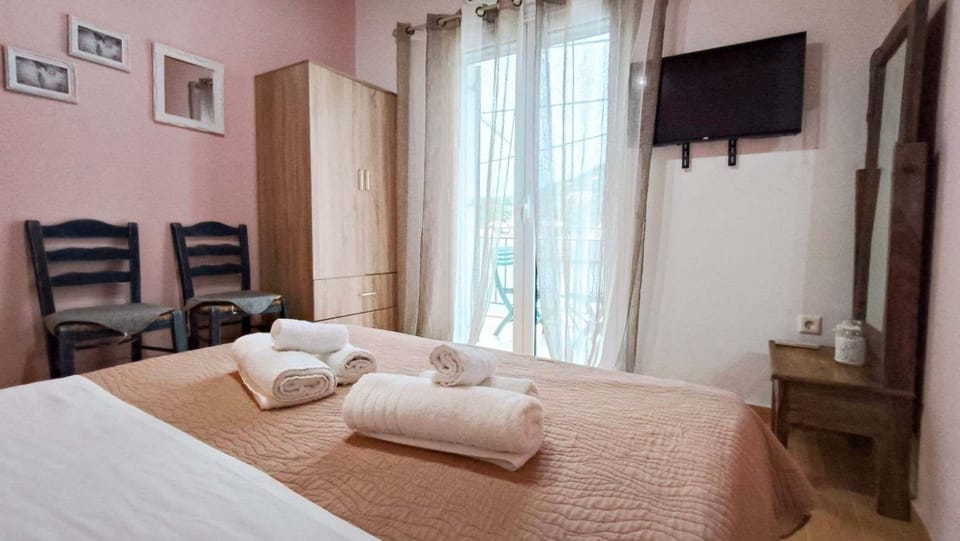 Sivota Panorama Apartment with Stunning Sea Views Apartment in Lefkada, Lefkada Municipality, Greece