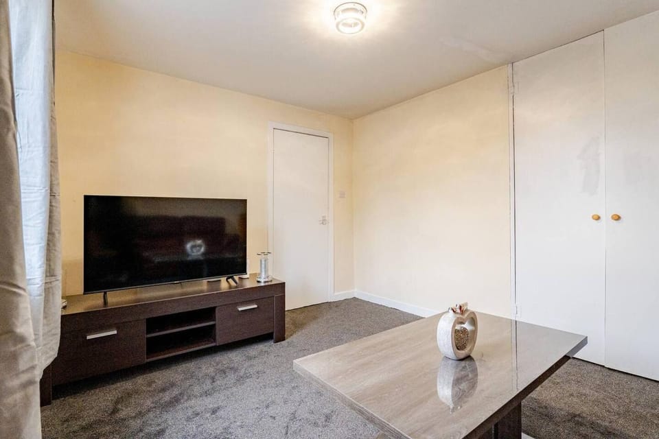 Communal lounge/ TV room, TV and multimedia, Living room