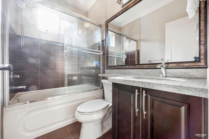 Vancouver Burnaby Villa 48 Vacation rental in Burnaby