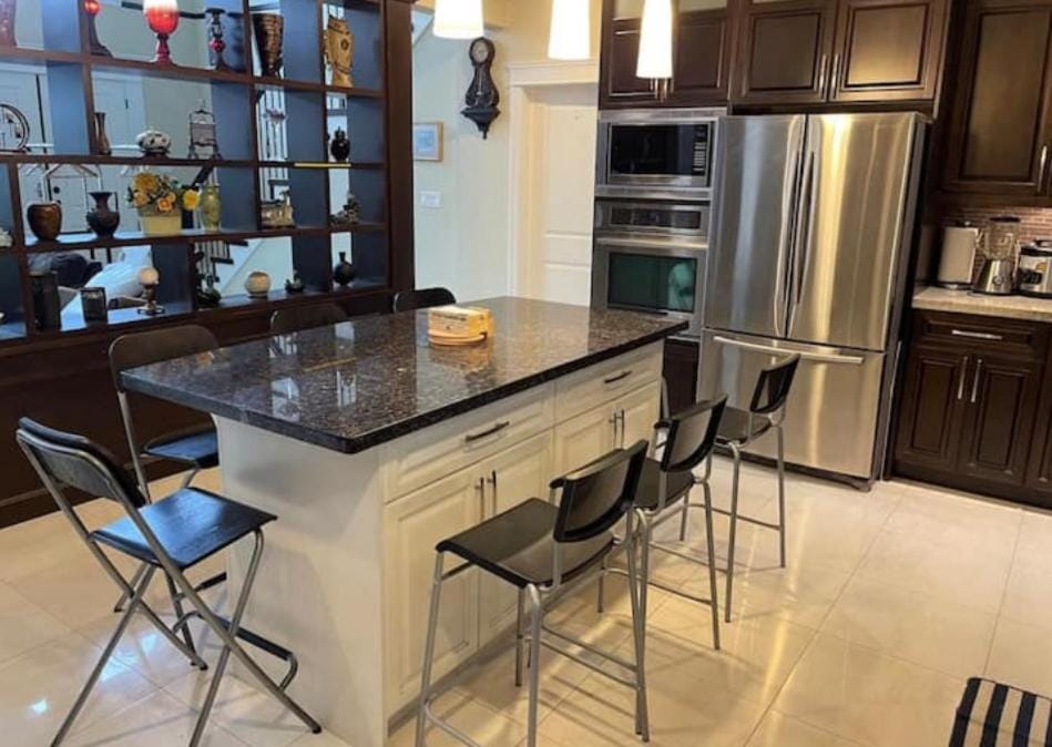 Dining area, dishwasher, stove