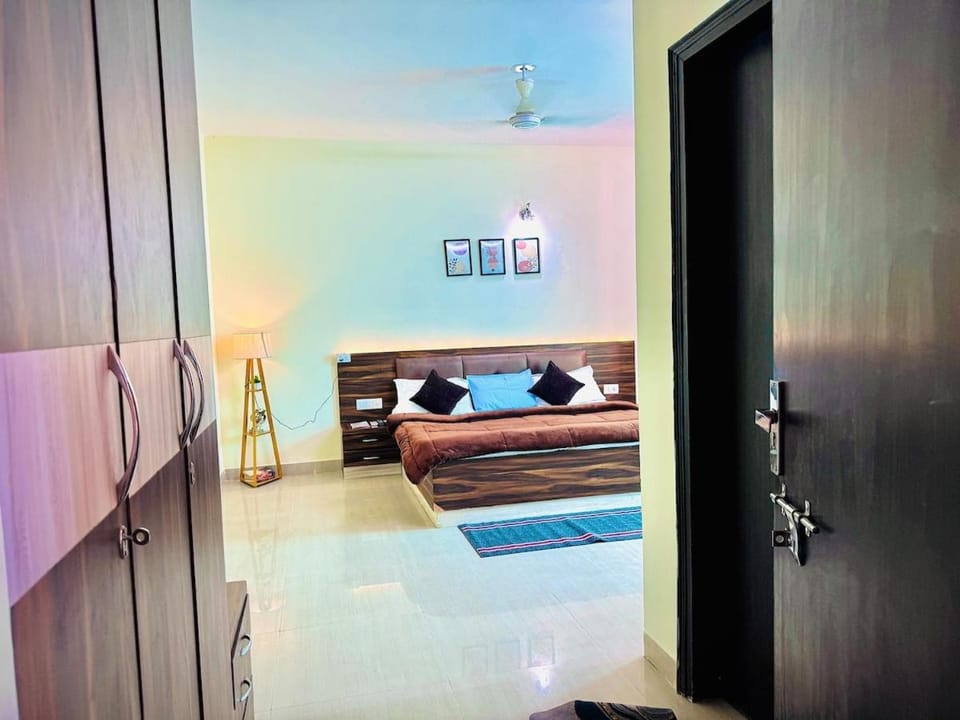Elegant 1RK Studio Flat Near Prem mandir Apartment in Uttar Pradesh