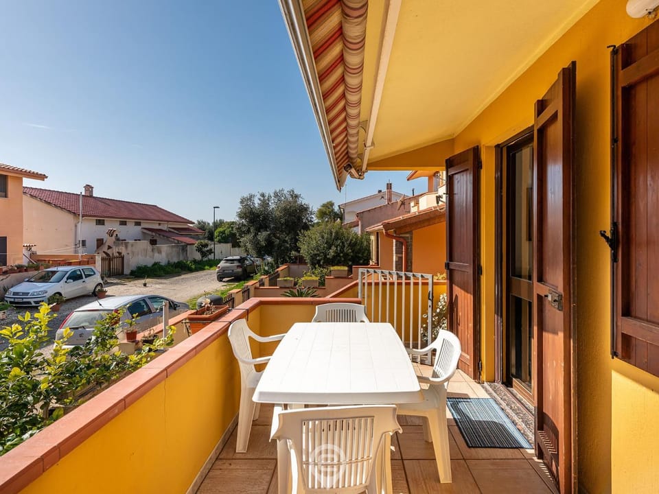 Estay - Appartamento fiorito - Beach - AirCon - WiFi Apartment in Sardinia