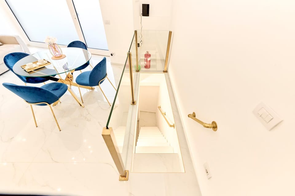 G Luxury Suite Platinum&Gold Red MetroLine to Duomo Apartment in Milan