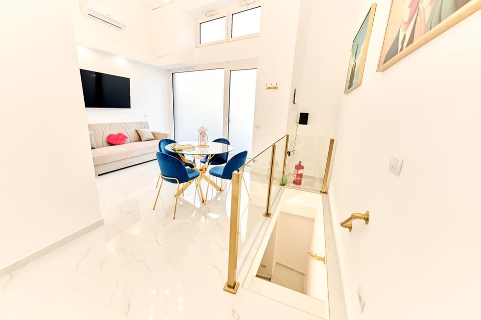G Luxury Suite Platinum&Gold Red MetroLine to Duomo Apartment in Milan