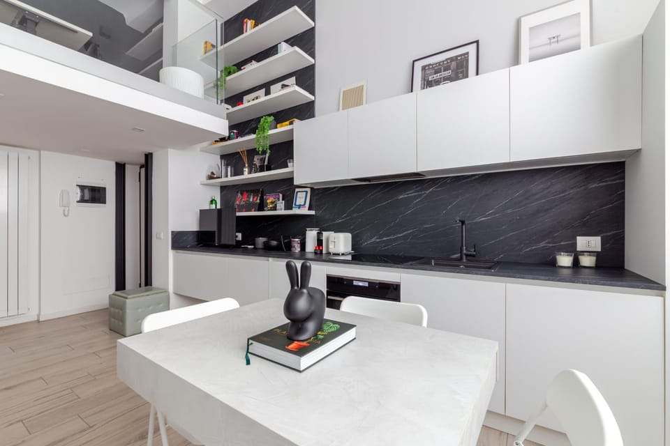 Dining area, kitchen