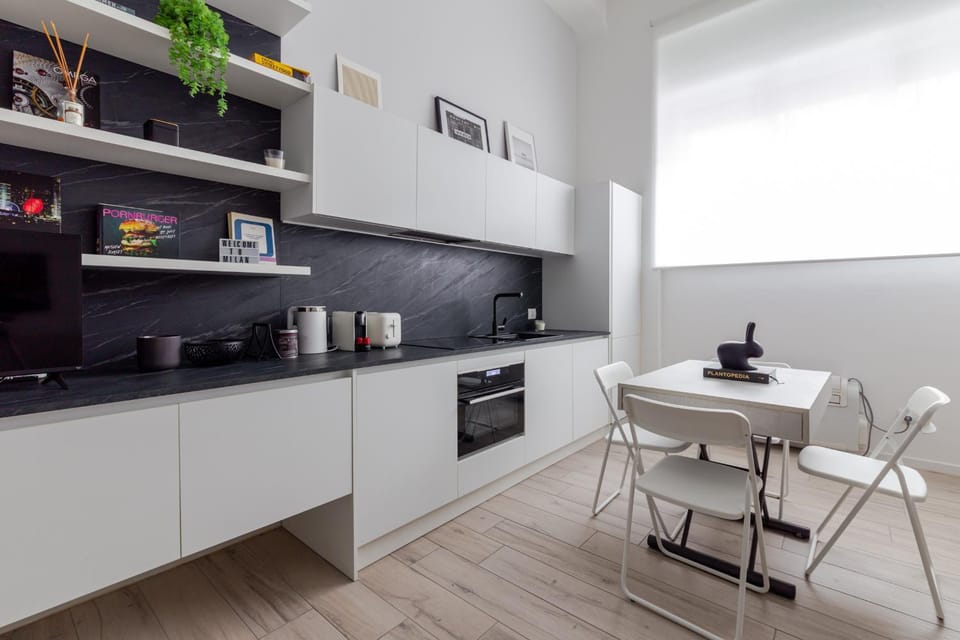 Dining area, kitchen