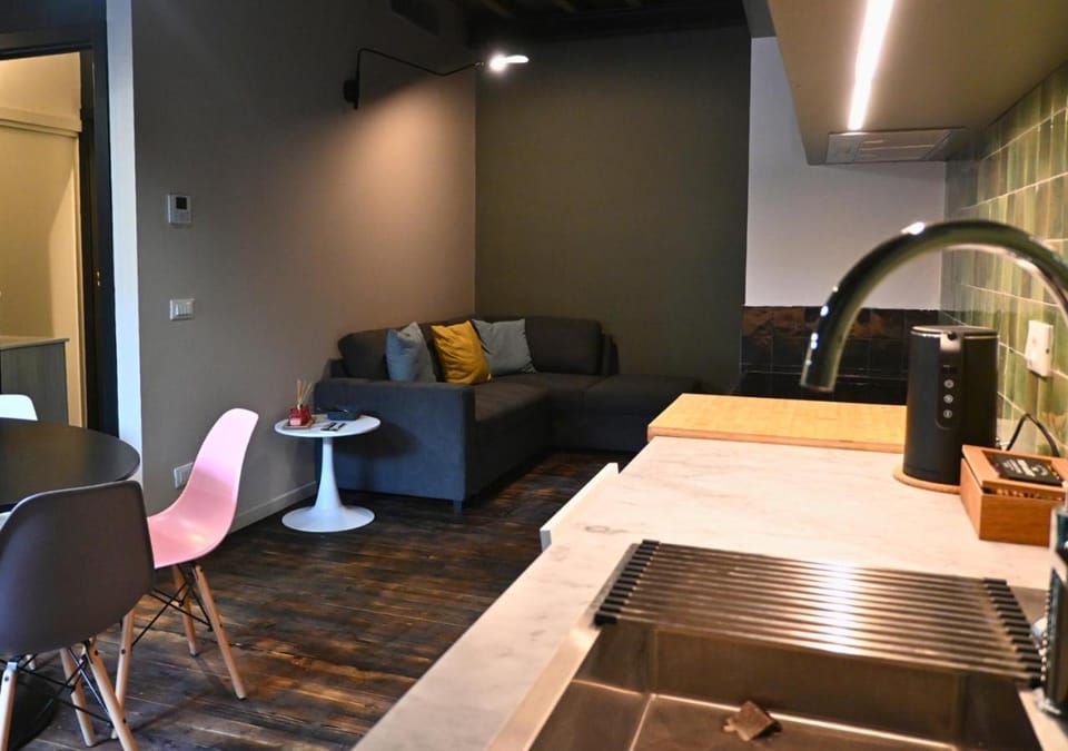 Kitchen or kitchenette, Living room