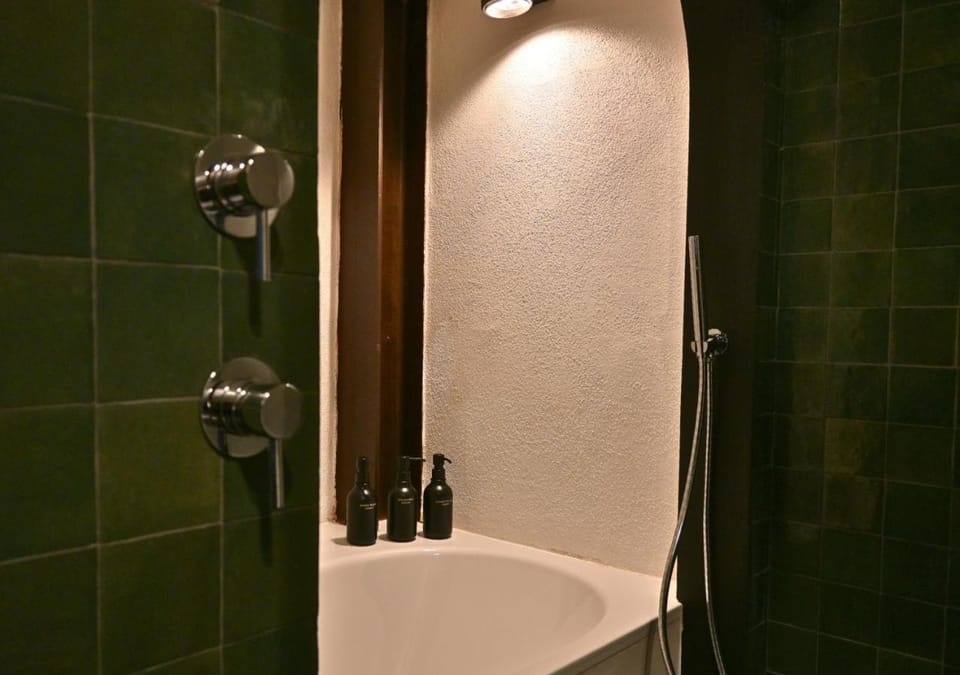 Bathroom, Bath