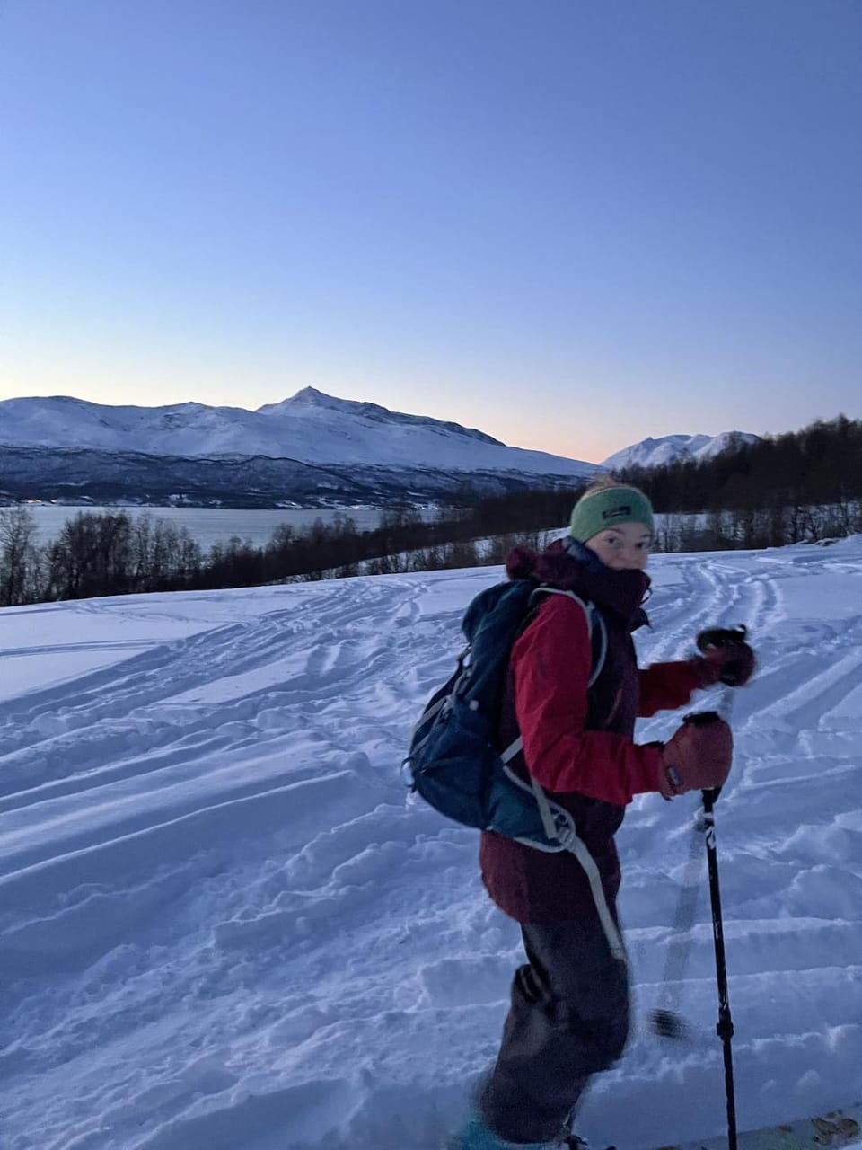 People, Natural landscape, Skiing, Mountain view