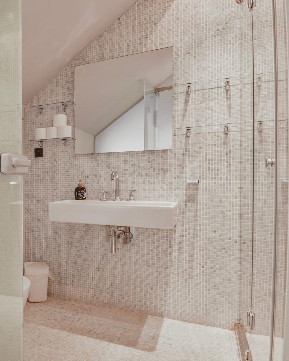 Shower, Bathroom, towels