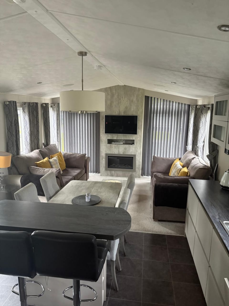 TV and multimedia, Seating area