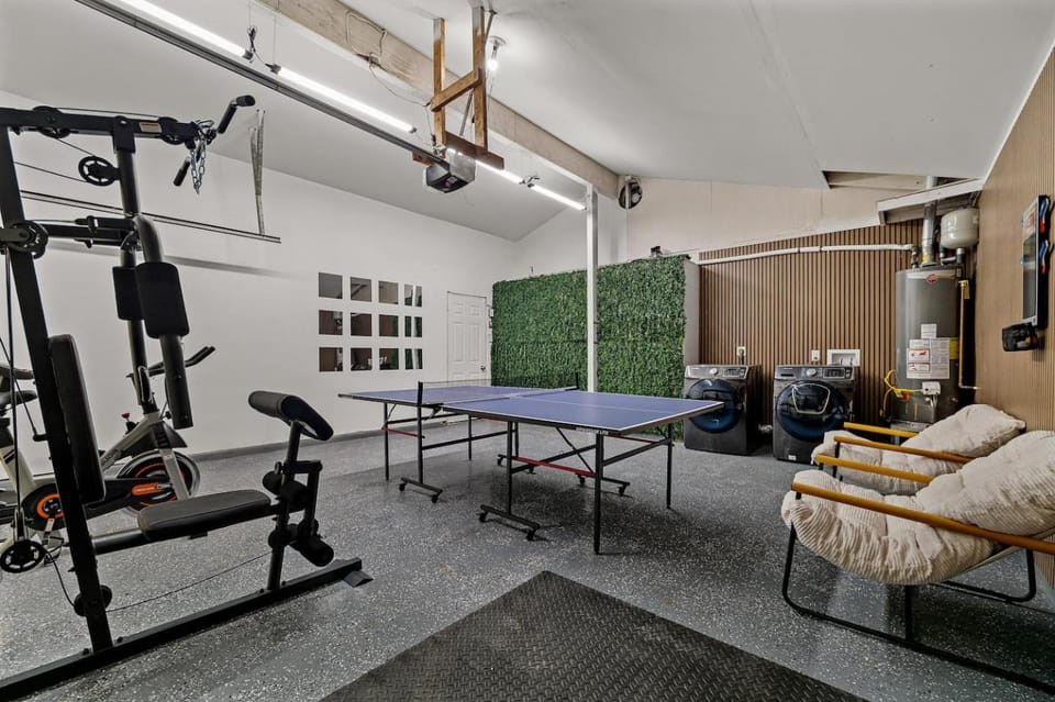 Pool Oasis Gym, Games & Fire Pit House in San Antonio