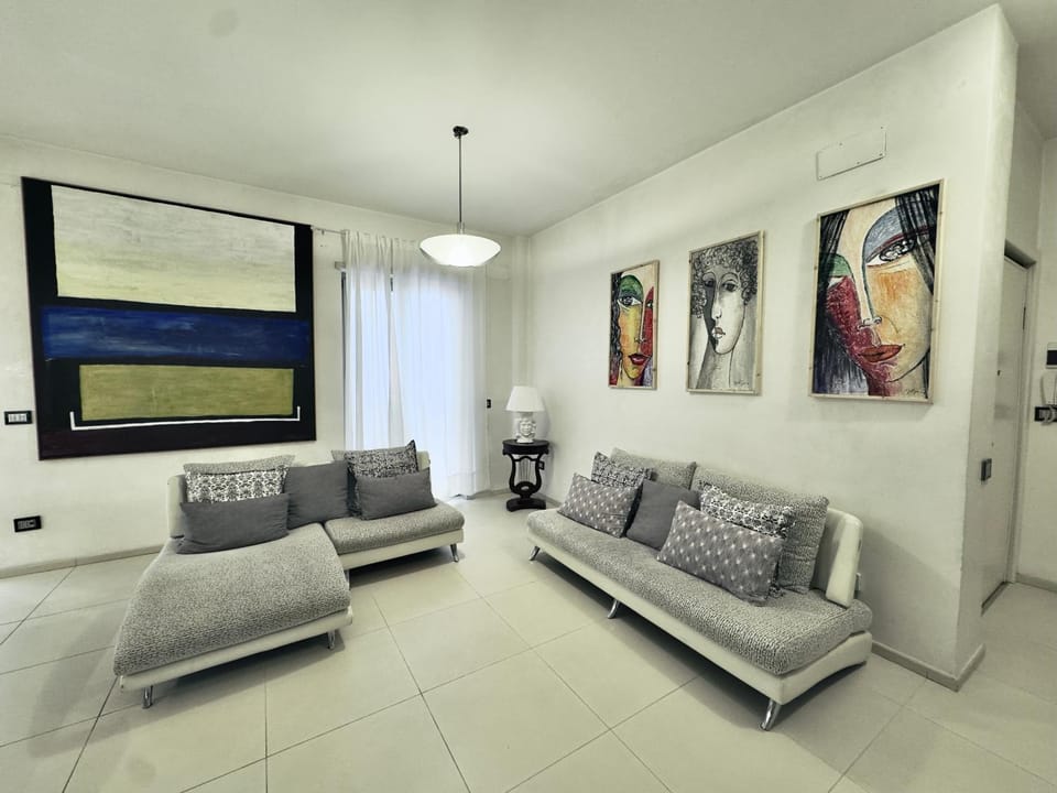 Centro e mare - 2 camere, terrazza e jacuzzi Apartment in Pescara