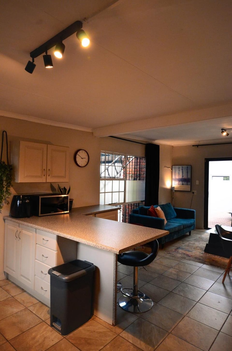 Kitchen or kitchenette, Living room, Seating area