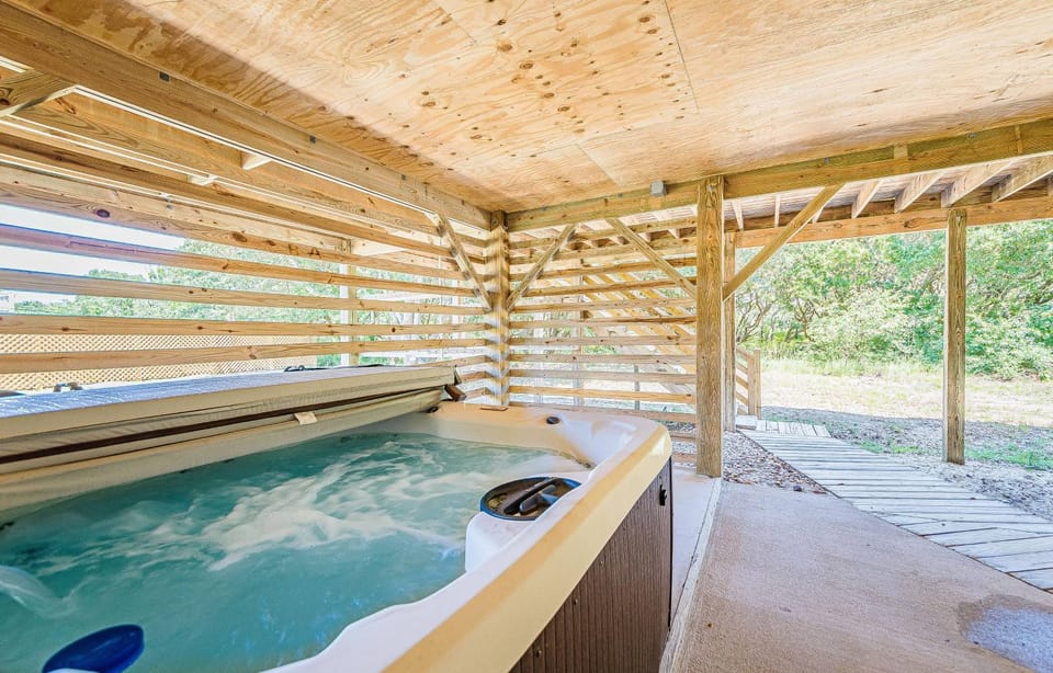 Beach Blessing - Southern Shores, 225 to Beach Access, Quiet Area, Hot Tub, Pets OK, Flex Stays House in Southern Shores
