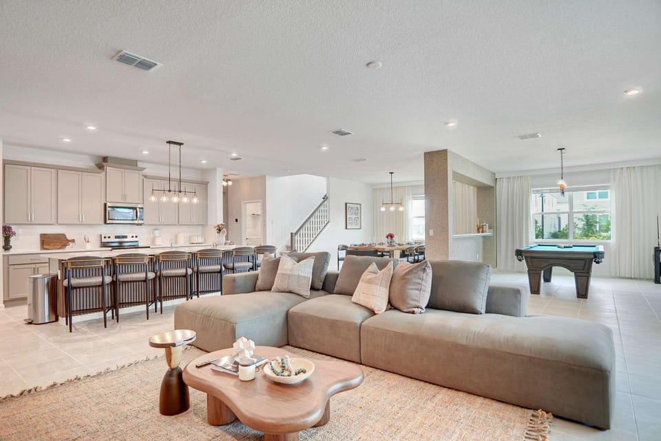 Communal lounge/ TV room, Living room