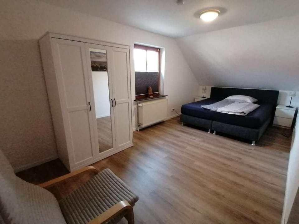Bed, Photo of the whole room, Bedroom, wardrobe