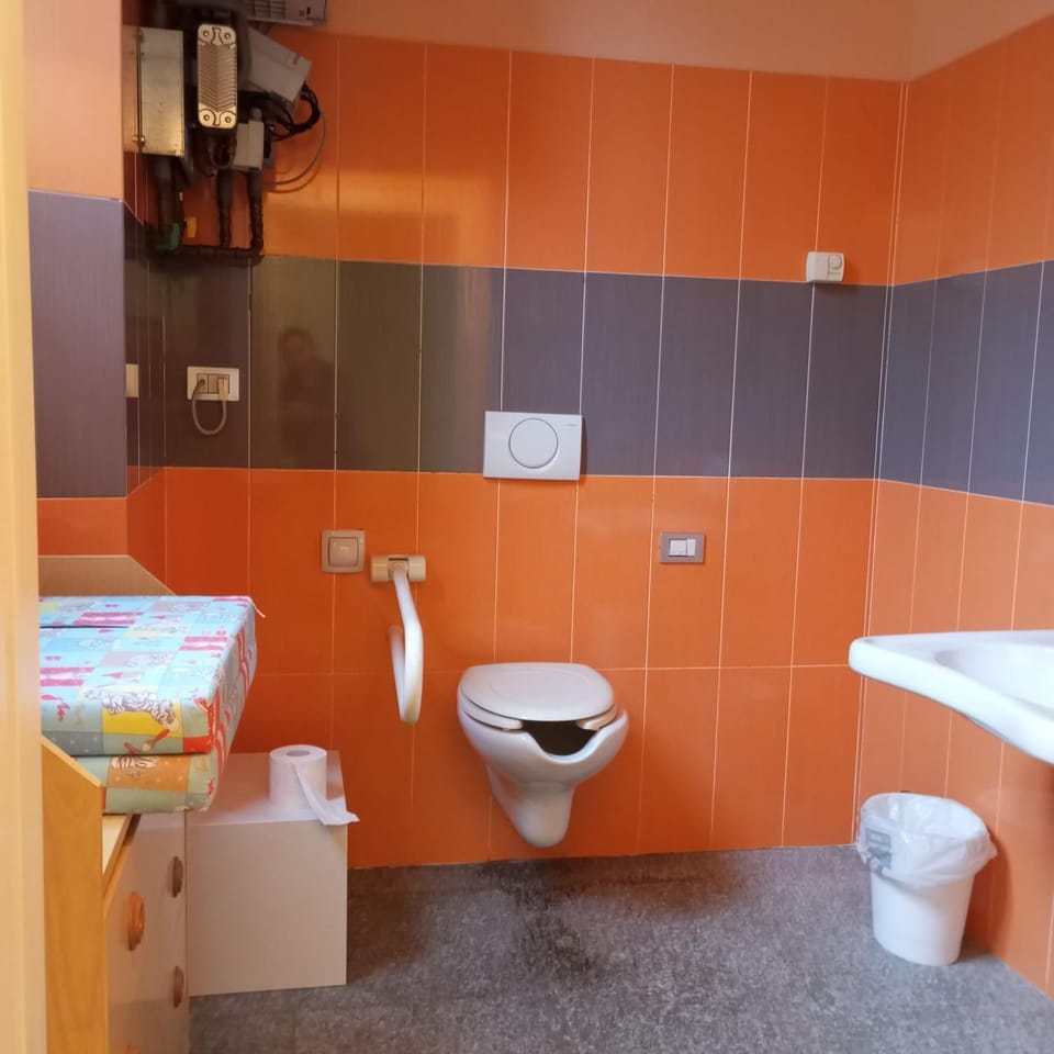 Toilet, Bathroom