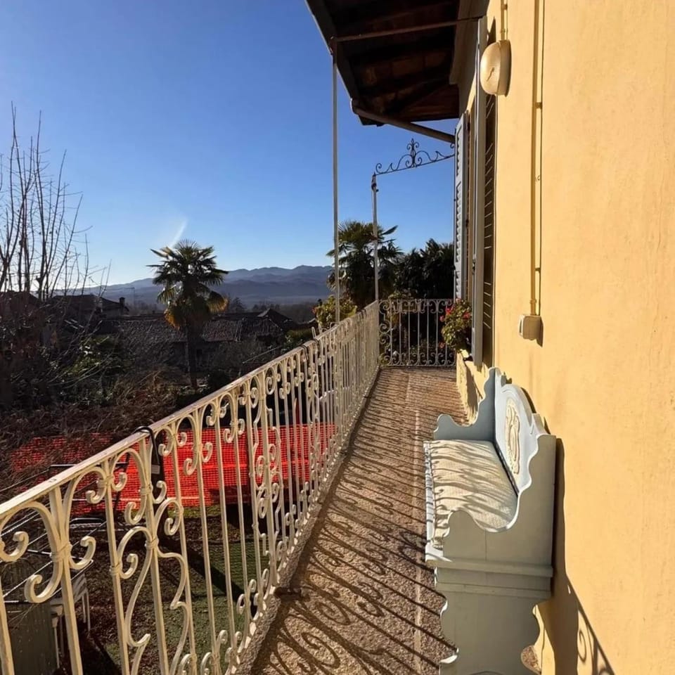 Day, Natural landscape, View (from property/room), Balcony/Terrace, Mountain view