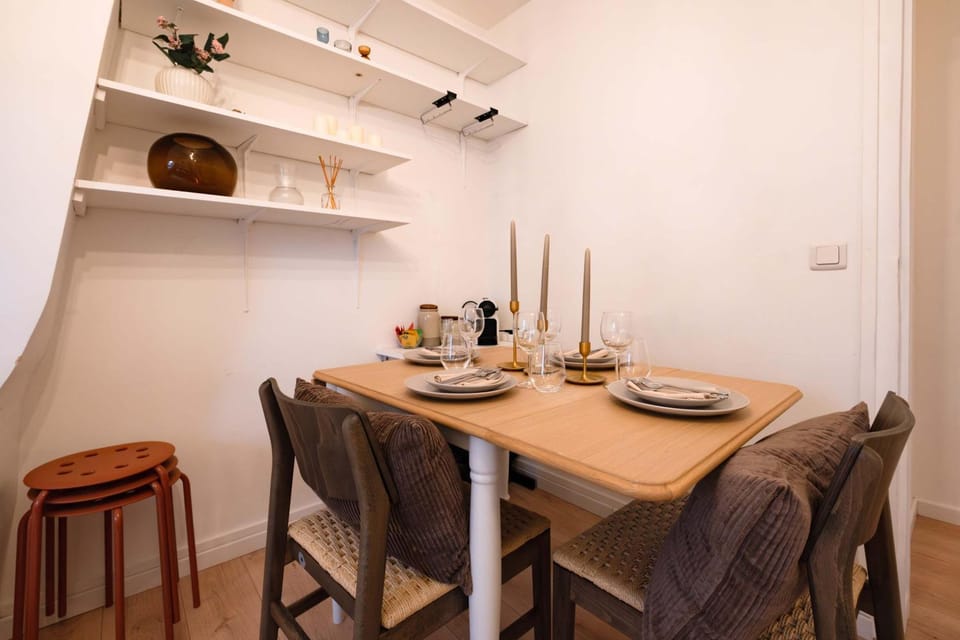 Peaceful Flat Martyrs for 6 Guests Apartment in Paris