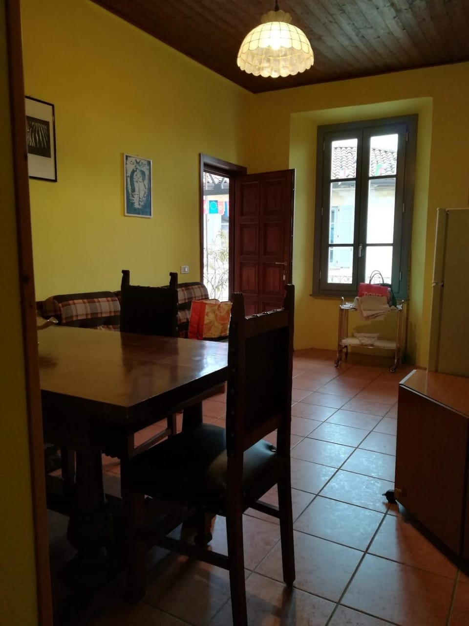 Facade/entrance, Dining area