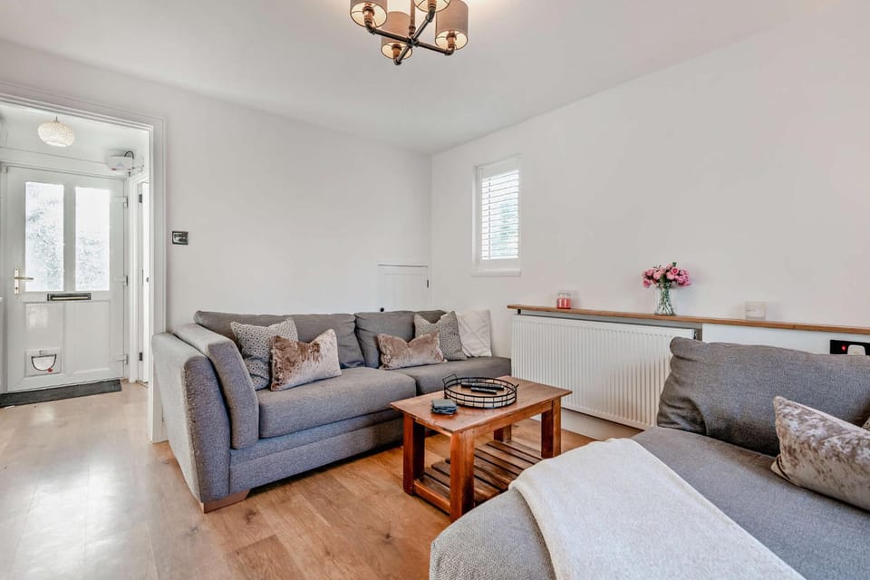 Rockford Cottage 3 Bed Modern New Forest House with Garden House in Burley