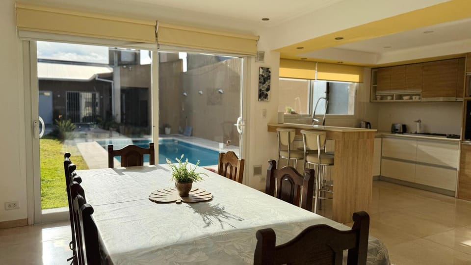 Casa con Pileta, Parrilla y Quincho x9 House in Necochea