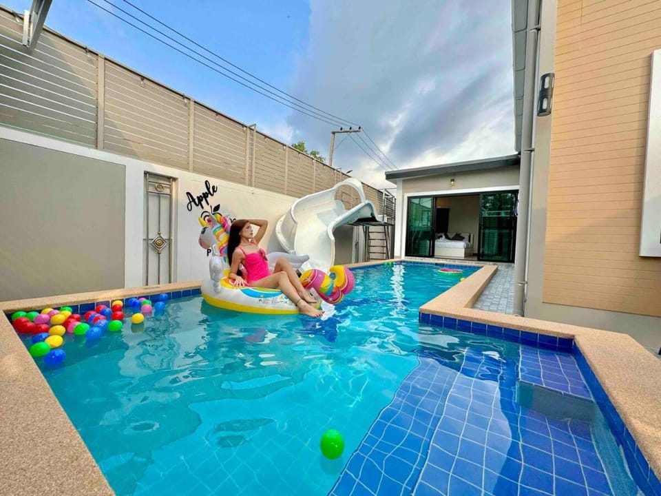 Apple Club Pool Villa Pattaya, 3 bedrooms Villa in Pattaya City
