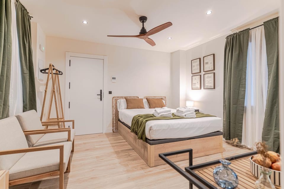 Bed, Bedroom, air conditioner